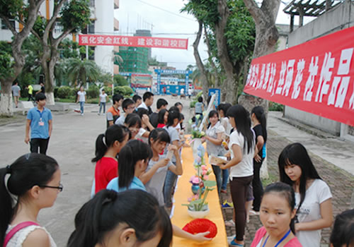 书法社,织绣社,丝网花社举办作品展_广西钦州农业学校