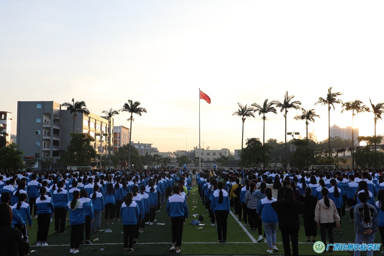 我校学生准军事化管理初见成效_广西钦州农业学校 级